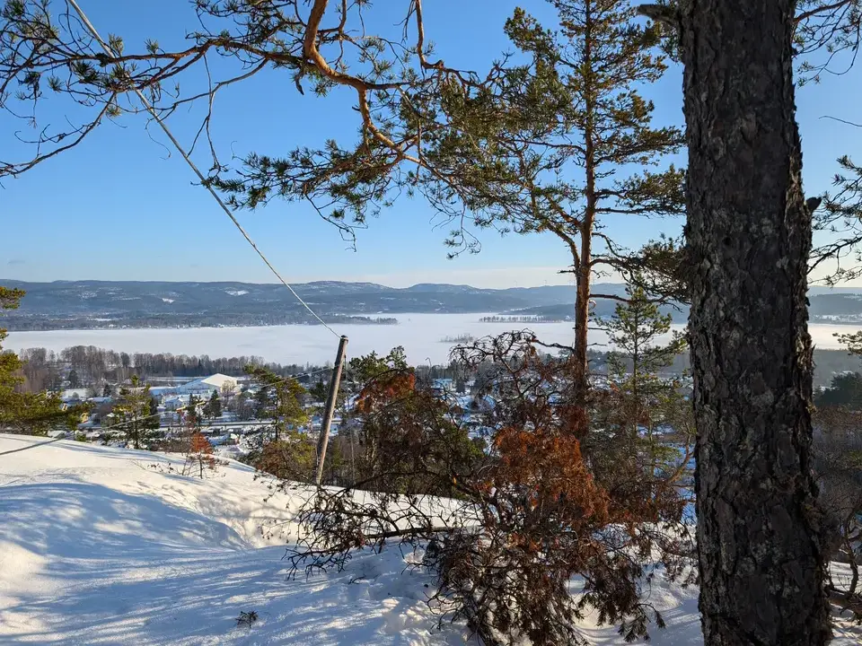 View from Nylandsberget onto the village in winter